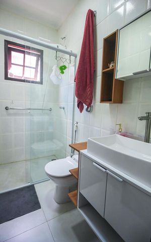 Casa à venda com 126m², 3 quartos e 3 vagasBanheiro