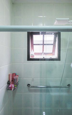 Casa à venda com 126m², 3 quartos e 3 vagasBanheiro