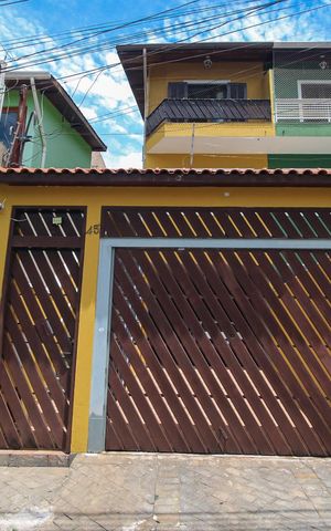 Casa à venda com 126m², 3 quartos e 3 vagasFachada