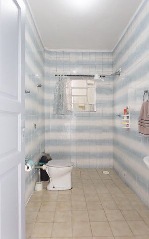 Casa à venda com 450m², 7 quartos e 2 vagas Casa à venda com 450m², 7 quartos e 2 vagasBanheiro 8
