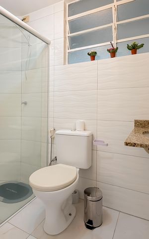Apartamento à venda com 70m², 2 quartos e 1 vaga Apartamento à venda com 70m², 2 quartos e 1 vagaBanheiro Social
