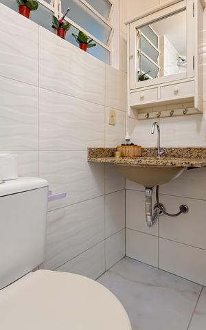 Apartamento à venda com 70m², 2 quartos e 1 vaga Apartamento à venda com 70m², 2 quartos e 1 vagaBanheiro Social