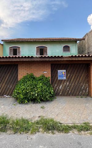 Casa para alugar com 180m², 3 quartos e 4 vagas Casa para alugar com 180m², 3 quartos e 4 vagasFachada+Placa