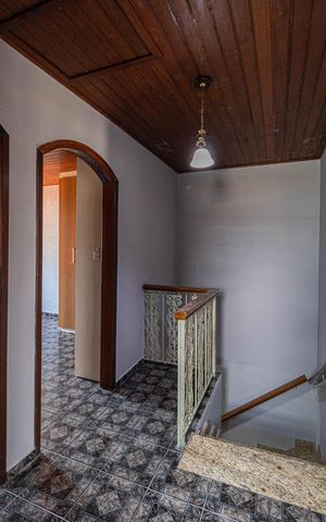 Casa para alugar com 180m², 3 quartos e 4 vagas Casa para alugar com 180m², 3 quartos e 4 vagasCorredor