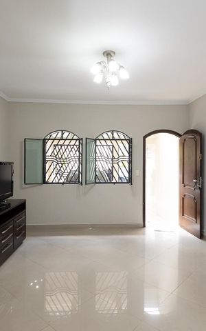 Casa à venda com 105m², 2 quartos e 1 vaga Casa à venda com 105m², 2 quartos e 1 vagaSala