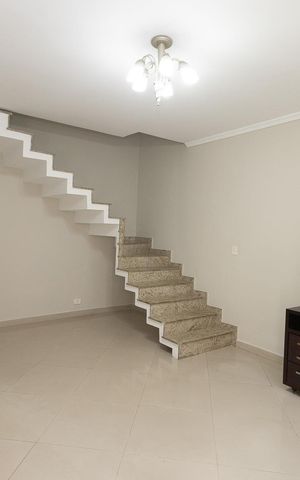 Casa à venda com 105m², 2 quartos e 1 vaga Casa à venda com 105m², 2 quartos e 1 vagaSala