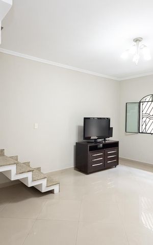 Casa à venda com 105m², 2 quartos e 1 vaga Casa à venda com 105m², 2 quartos e 1 vagaSala