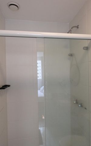 Apartamento à venda com 77m², 2 quartos e 1 vagaBanheiro da suíte 2