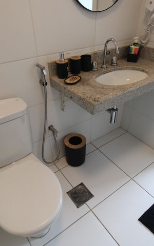 Apartamento à venda com 77m², 2 quartos e 1 vagaBanheiro da suíte 2