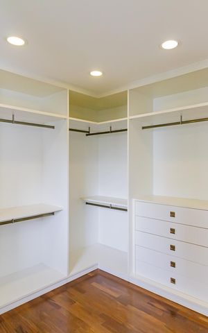 Apartamento à venda com 600m², 6 quartos e 7 vagas Apartamento à venda com 600m², 6 quartos e 7 vagasCloset da suíte 1