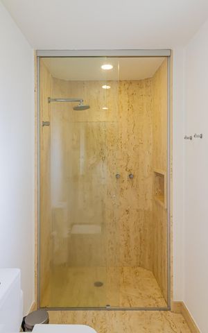 Apartamento à venda com 600m², 6 quartos e 7 vagas Apartamento à venda com 600m², 6 quartos e 7 vagasBanheiro da Suíte 1