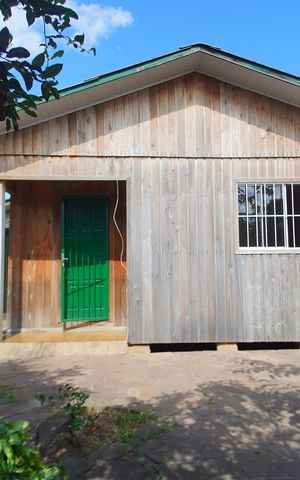 Casa à venda com 100m², 2 quartos e 1 vagaÁrea externa