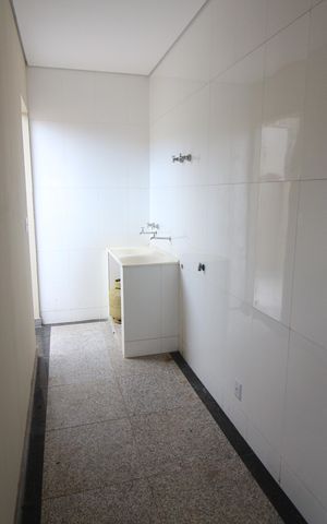 Casa à venda com 450m², 6 quartos e 4 vagasÁrea de Serviço