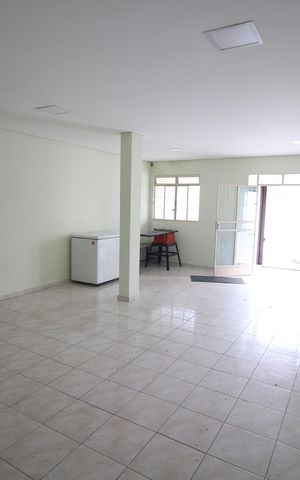 Casa à venda com 450m², 6 quartos e 4 vagasSala 2