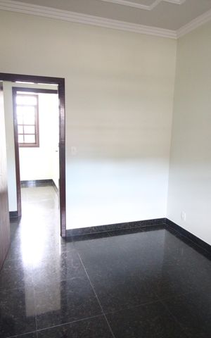 Casa à venda com 450m², 6 quartos e 4 vagasQuarto 3