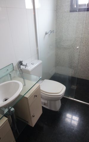 Casa à venda com 450m², 6 quartos e 4 vagasBanheiro