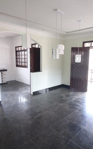Casa à venda com 450m², 6 quartos e 4 vagasSala