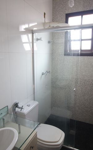 Casa à venda com 450m², 6 quartos e 4 vagasBanheiro