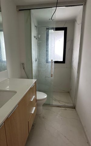 Apartamento para alugar com 123m², 2 quartos e 2 vagas Apartamento para alugar com 123m², 2 quartos e 2 vagasBanheiro da Suíte 1