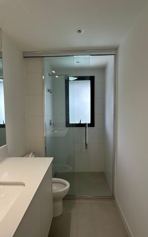 Apartamento para alugar com 123m², 2 quartos e 2 vagas Apartamento para alugar com 123m², 2 quartos e 2 vagasBanheiro da Suíte 1