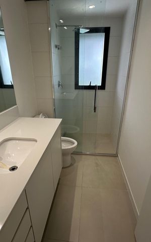 Apartamento para alugar com 123m², 2 quartos e 2 vagas Apartamento para alugar com 123m², 2 quartos e 2 vagasBanheiro da Suíte 1