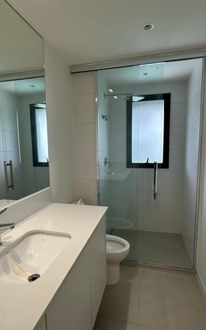 Apartamento para alugar com 123m², 2 quartos e 2 vagas Apartamento para alugar com 123m², 2 quartos e 2 vagasBanheiro da Suíte 1