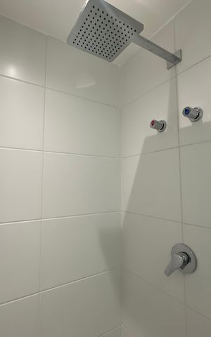 Apartamento para alugar com 123m², 2 quartos e 2 vagas Apartamento para alugar com 123m², 2 quartos e 2 vagasBanheiro da Suíte 2