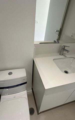 Apartamento para alugar com 123m², 2 quartos e 2 vagas Apartamento para alugar com 123m², 2 quartos e 2 vagasBanheiro da Suíte 2