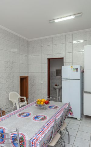 Casa à venda com 303m², 3 quartos e 3 vagasCozinha
