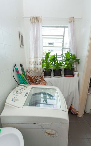 Casa à venda com 303m², 3 quartos e 3 vagasÁrea de Serviço - Casa 2