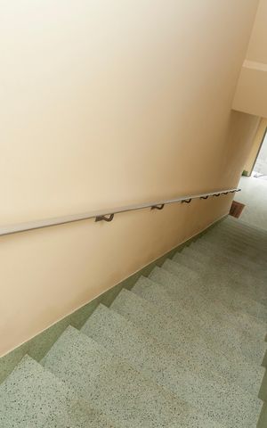 Casa à venda com 303m², 3 quartos e 3 vagasEscada