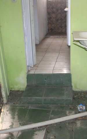 Casa à venda com 215m², 4 quartos e 3 vagasBanheiro 2