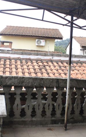 Casa à venda com 215m², 4 quartos e 3 vagasVaranda e lavanderia 1