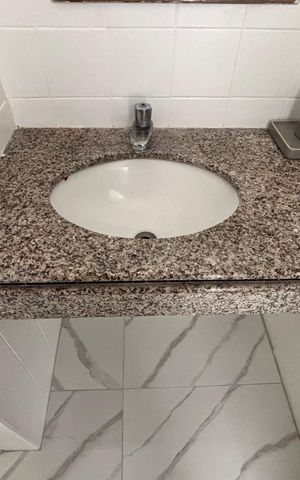 Apartamento para alugar com 42m², 1 quarto e 1 vaga Apartamento para alugar com 42m², 1 quarto e 1 vagaBanheiro