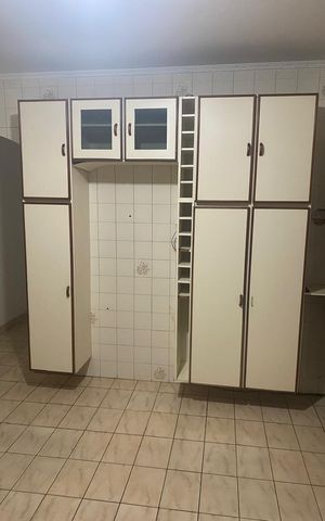Casa à venda com 200m², 4 quartos e 2 vagas Casa à venda com 200m², 4 quartos e 2 vagasQuarto