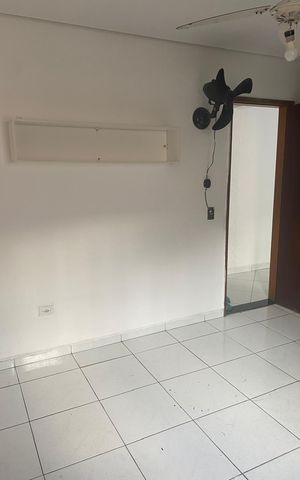 Casa à venda com 200m², 4 quartos e 2 vagas Casa à venda com 200m², 4 quartos e 2 vagasQuarto