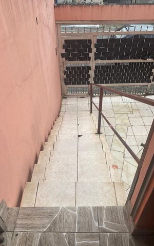Casa à venda com 200m², 4 quartos e 2 vagas Casa à venda com 200m², 4 quartos e 2 vagasÁrea externa