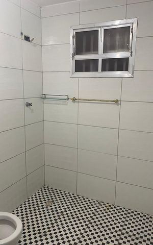 Casa à venda com 200m², 4 quartos e 2 vagas Casa à venda com 200m², 4 quartos e 2 vagasBanheiro