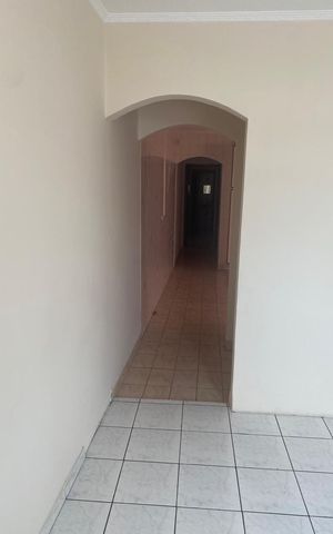 Casa à venda com 200m², 4 quartos e 2 vagas Casa à venda com 200m², 4 quartos e 2 vagasSala