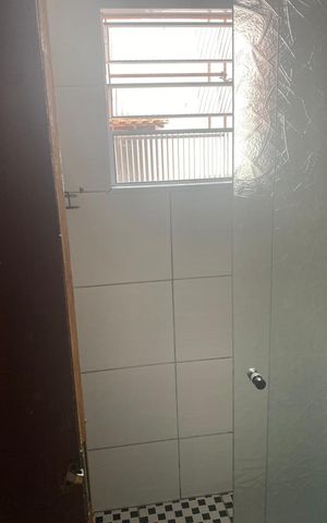 Casa à venda com 200m², 4 quartos e 2 vagas Casa à venda com 200m², 4 quartos e 2 vagasBanheiro