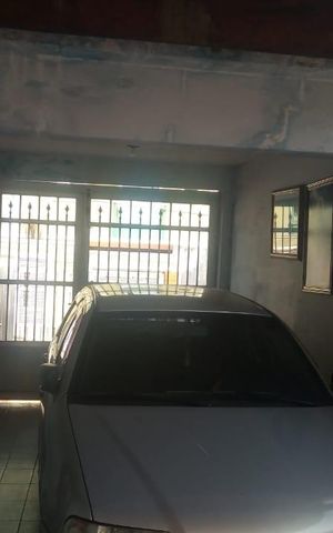 Casa à venda com 240m², 4 quartos e 3 vagas