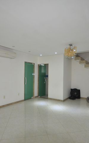 Casa à venda com 360m², 4 quartos e 2 vagasSala