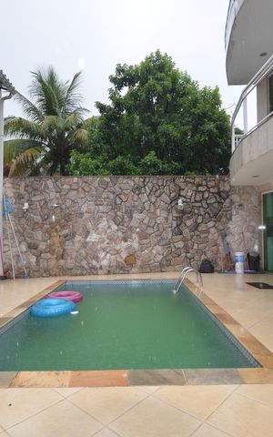 Casa à venda com 360m², 4 quartos e 2 vagasPiscina