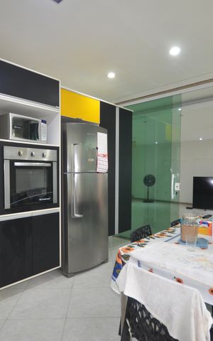 Casa à venda com 360m², 4 quartos e 2 vagasCozinha