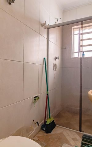 Casa à venda com 300m², 3 quartos e 2 vagas