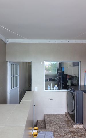 Casa à venda com 220m², 3 quartos e 1 vagaÁrea de Serviço