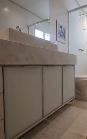 Casa de condomínio à venda com 150m², 3 quartos e 2 vagasBanheiro suíte 2