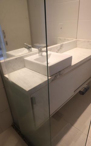 Casa de condomínio à venda com 150m², 3 quartos e 2 vagasBanheiro