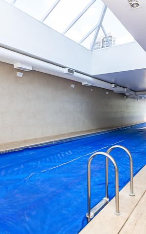 Apartamento à venda com 271m², 4 quartos e 4 vagas Apartamento à venda com 271m², 4 quartos e 4 vagasPiscina coberta