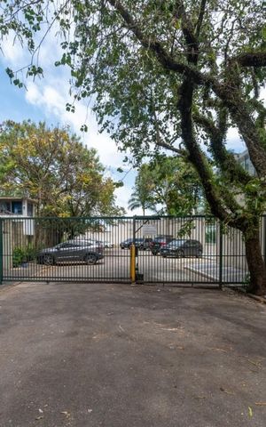 Casa de condomínio à venda com 205m², 3 quartos e 3 vagasExterna